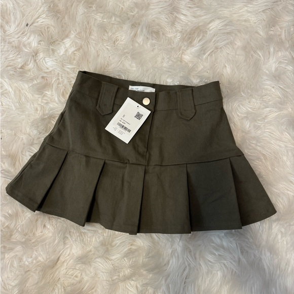 Oak and Fort Low Rise Mini Military Pleated Skirt - Picture 3 of 5
